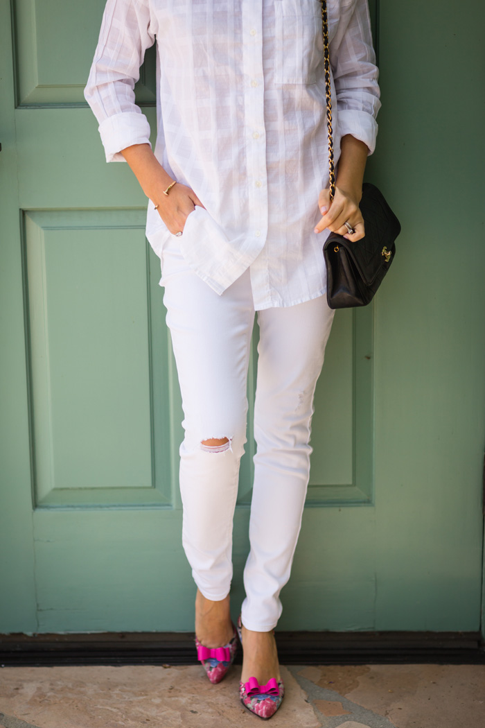 white distressed skinny jeans