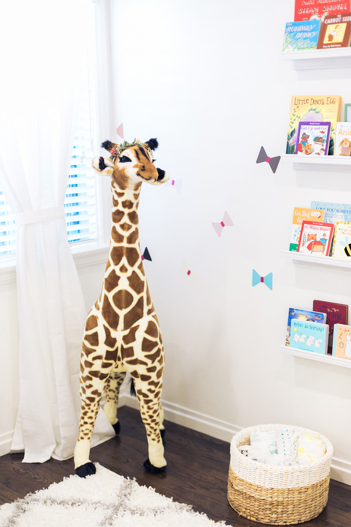 giant giraffe for nursery