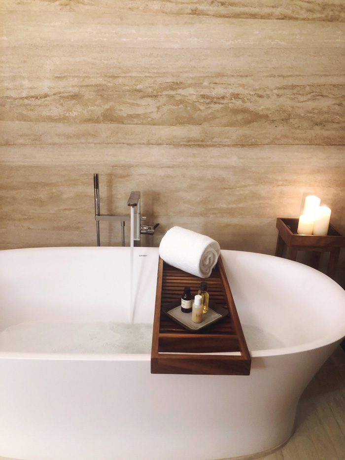 bathtub at montage hotel