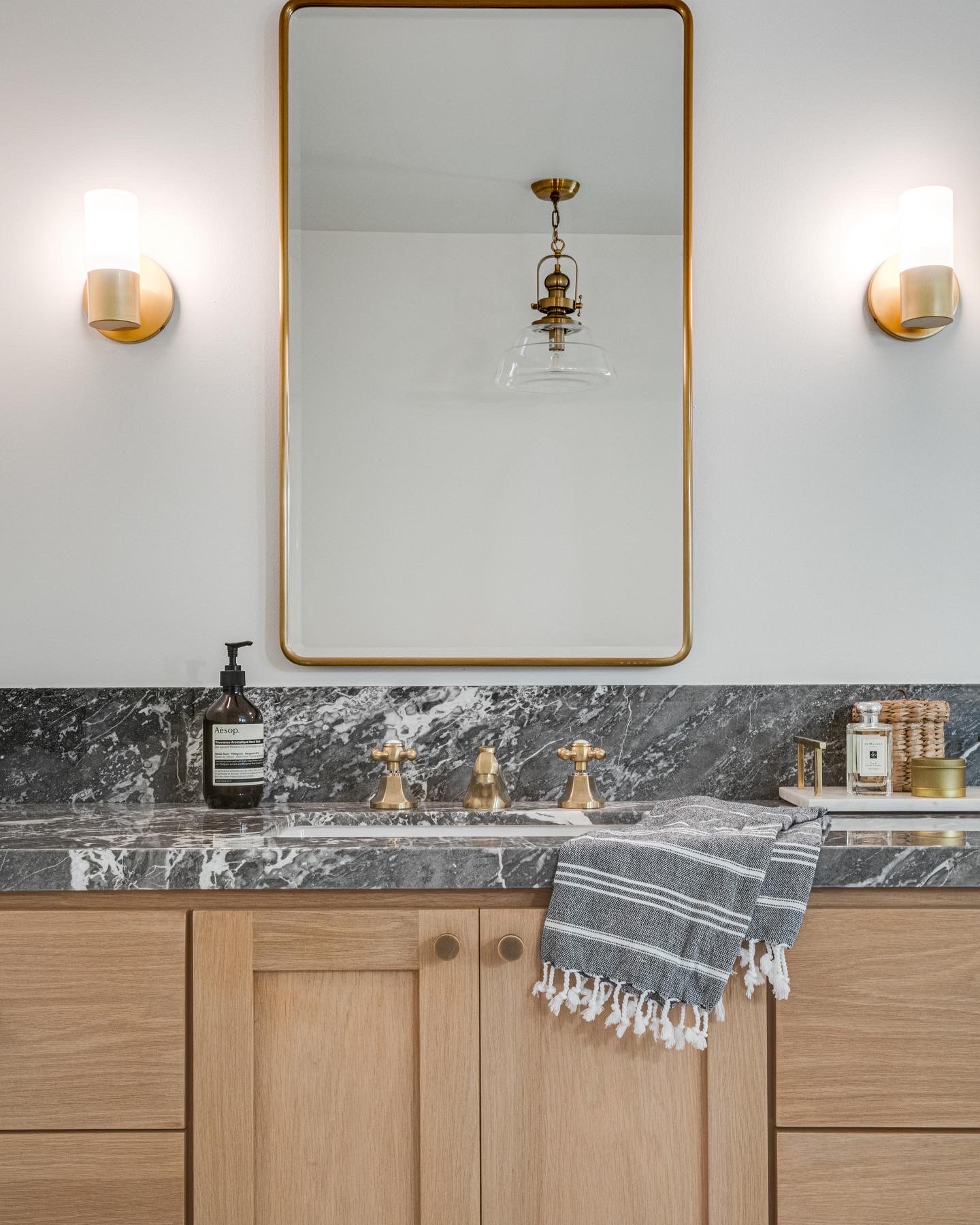 gray-marble-in-bathroom